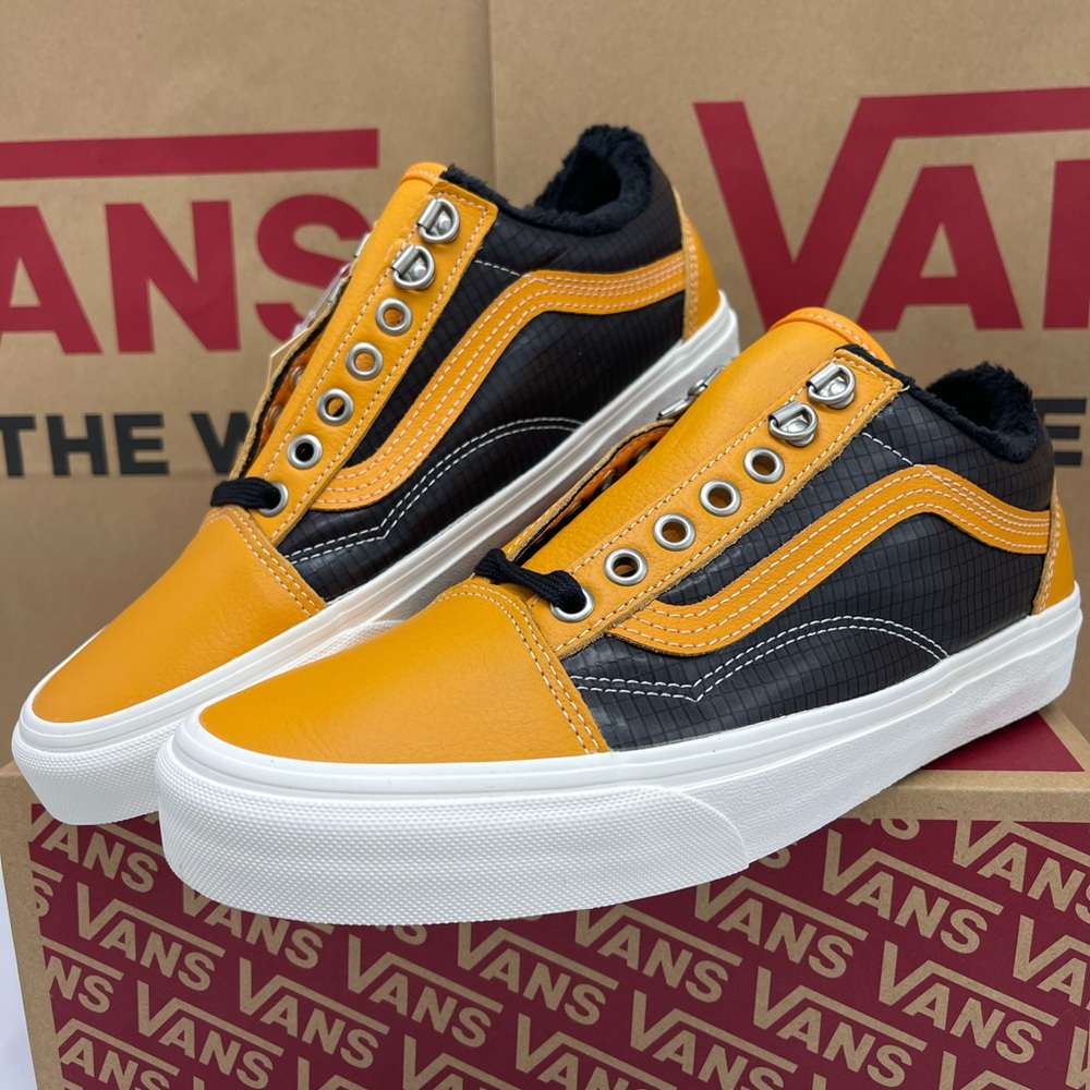 Vans WMNS Old Skool Mte
(Mte) Apricot/Black
VN0A348F2NF Sneakers - Picture 3 of 16